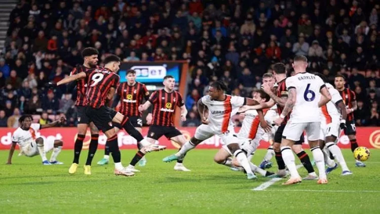 Futbolçu huşunu itirdi, oyun ləğv oluundu