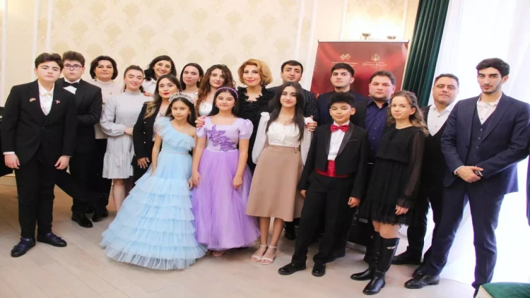 Fidan Hacıyevanın Musiqi Məktəbində Azərbaycan Beynəlxalq vokalçılar Festivalı çərçivəsində konsert keçirilib – VİDEO - FOTO