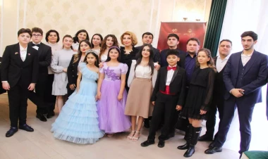 Fidan Hacıyevanın Musiqi Məktəbində Azərbaycan Beynəlxalq vokalçılar Festivalı çərçivəsində konsert keçirilib – VİDEO - FOTO