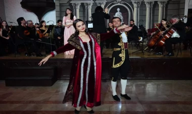 Azərbaycan Vokalçıları III Beynəlxalq Festivalının ilk günü - VİDEO - FOTO