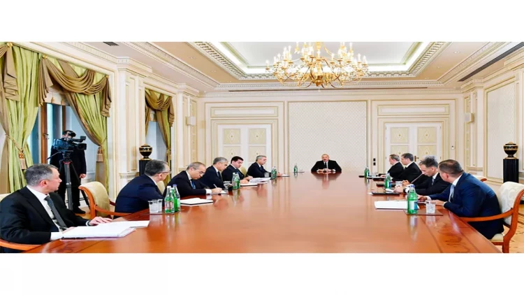 İlham Əliyevin sədrliyi ilə müşavirə keçirildi - VİDEO - FOTO
