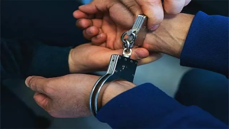 Ebru ərinin həbsinə məhəl qoymur - FOTO