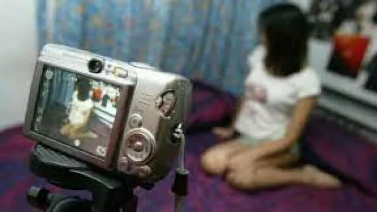 Məşhur yazıçının arvadı intihar etdi - FOTO