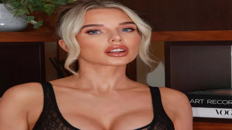 Üç uşaq anası reklam üçün soyundu - FOTO