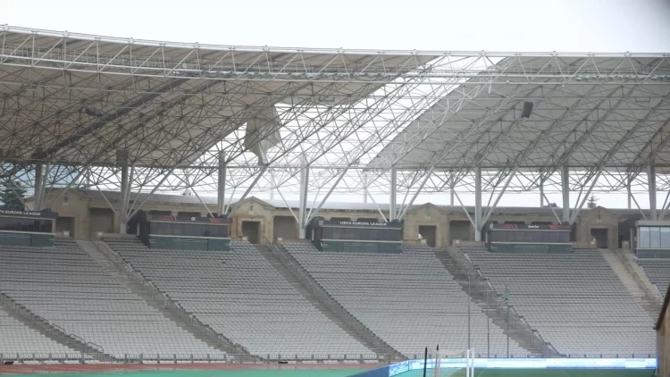 Fəhlənin stadionda yıxılıb öldüyü yerdən - FOTOlar