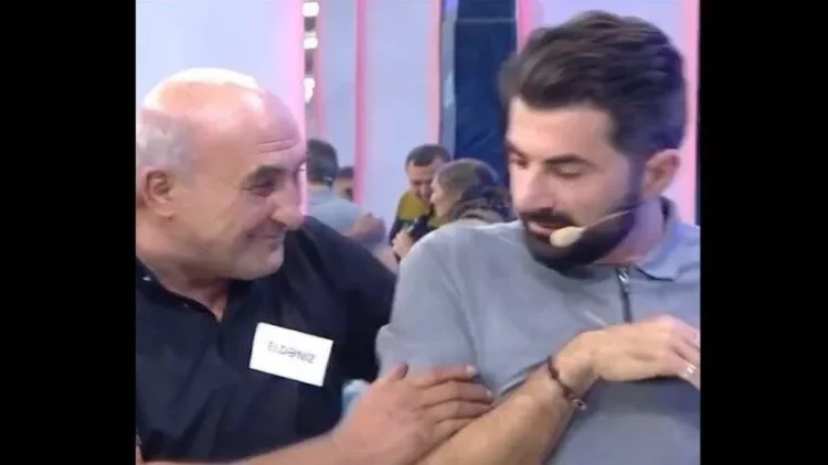 Arvadını aparmağa gələn şəxsin Zaura etdiyi hərəkət şoka saldı - VİDEO