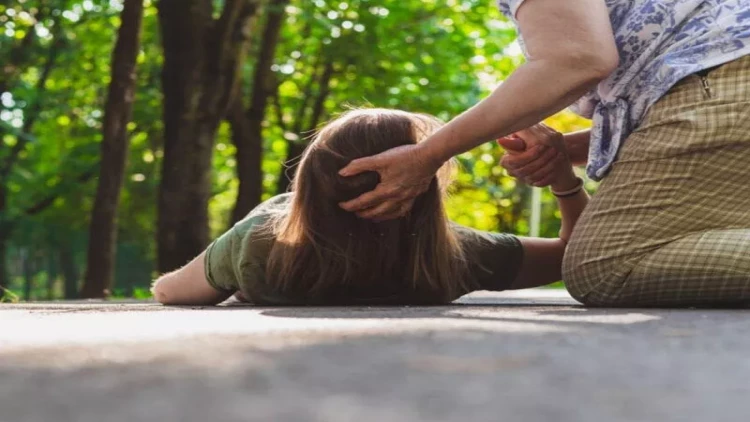 Epilepsiya xəstəsi son anda belə xilas edildi - VİDEO