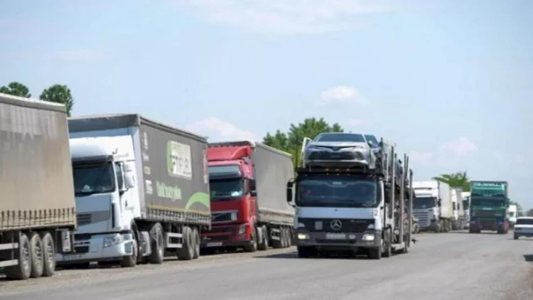 Gürcüstan-Azərbaycan sərhədində sıxlıq müşahidə edilir - FOTO