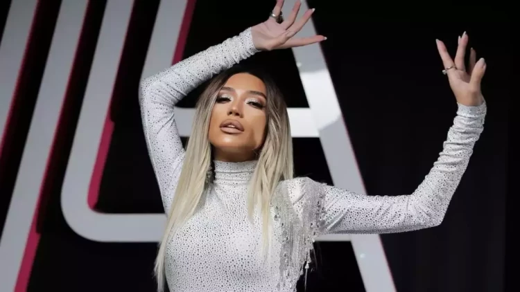 Röya Ayxan çəkilişdə yıxıldı - VİDEO