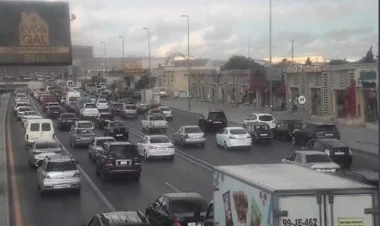 Bakıda bu yolda hərəkət dayandı
