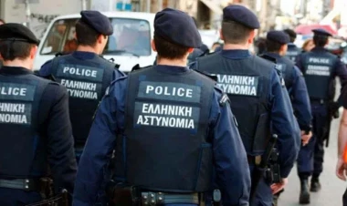 Afinada polislə azarkeşlər arasında qarşıdurma - Yaralılar var