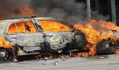 Bakı-Şamaxı yolunda “Mercedes” yandı - VİDEO