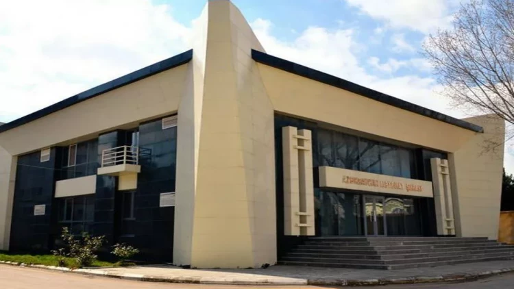 Mətbuat Şurası AZƏRTAC-ın əməkdaşına qarşı nalayiq rəftarı pislədi