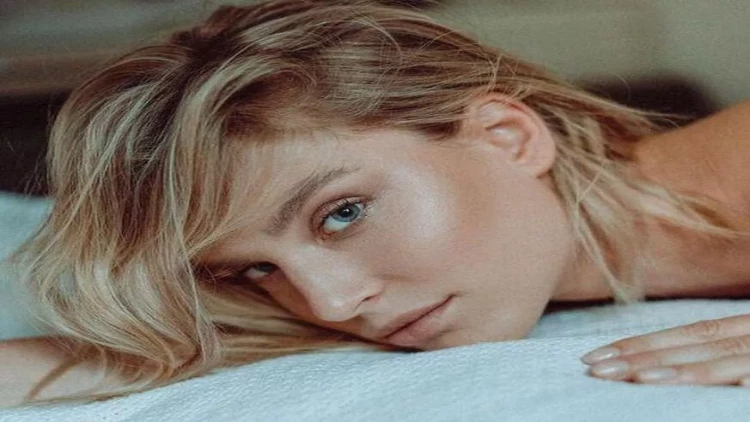 Qala gecəsinə biabırçı geyimdə qatıldı - FOTOlar