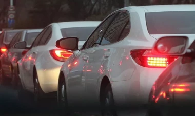 Tıxacda qalan sürücülər dövlətə pul ödəyəcək - Bu ölkədə yeni qərar