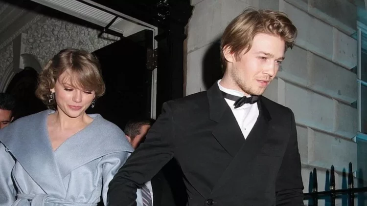 Teylor Svift gizlicə ərə gedib?