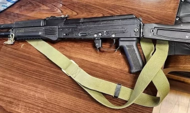 Bakıda “Kalaşnikov” satmaq istəyən şəxs tutuldu - FOTO