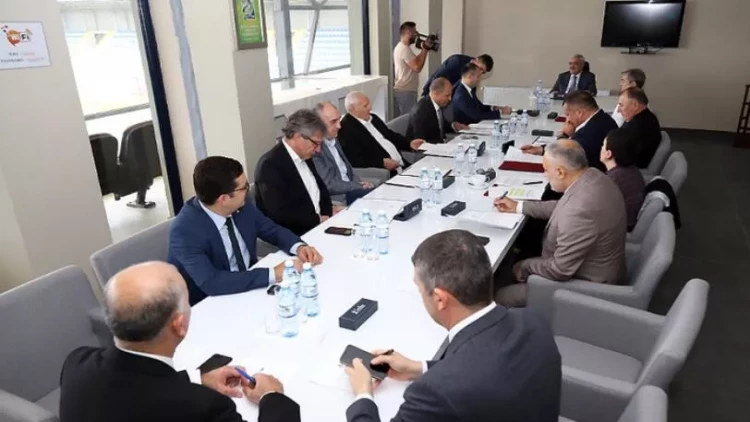 AFFA millinin yeni baş məşqçisi ilə bağlı qərar verdi