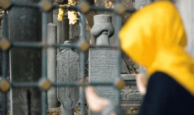 Arvad ölməzdən qabaq vəsiyyət edir ki, onu ərinin qəbrinin içində dəfn etsinlər....