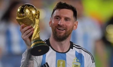 Əsrin ən yaxşı 10 futbolçusu açıqlandı – ADLAR