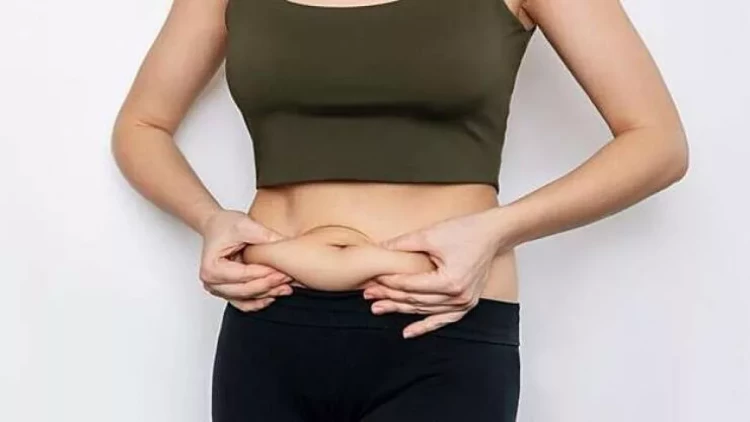 Yaşlananda qadınların qarnı niyə böyüyür?