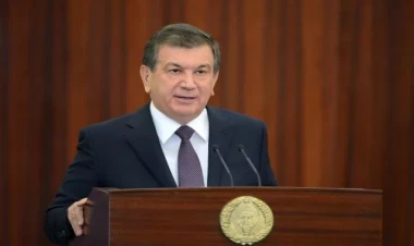 Şavkat Mirziyoyev Azərbaycana işgüzar səfərə gəlib
