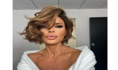 60 yaşlı aktrisa yarıçılpaq bədəni ilə cavanlara meydan oxudu - FOTO