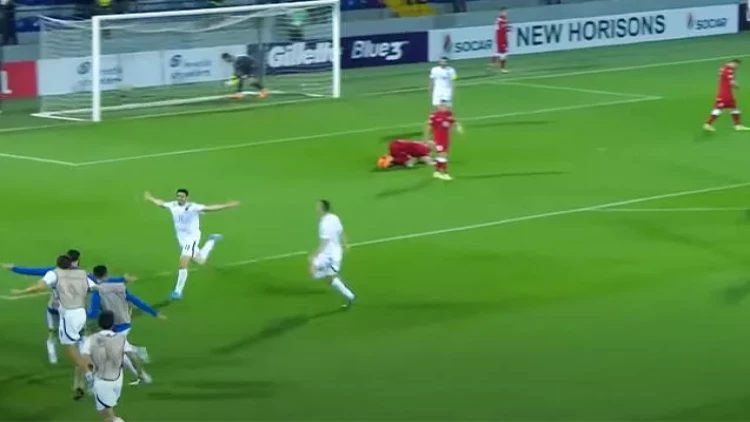 De Byazi gedər ayaqda bu videonu hamıya göstərdi: 