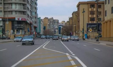 Bakının mərkəzində səkidə restoran açıblar - FOTO