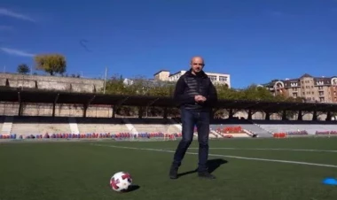 Xankəndi stadionunda futbol oynadılar - VİDEO