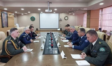 Müdafiə nazirinin müavinləri Gürcüstanda işgüzar səfərdədir