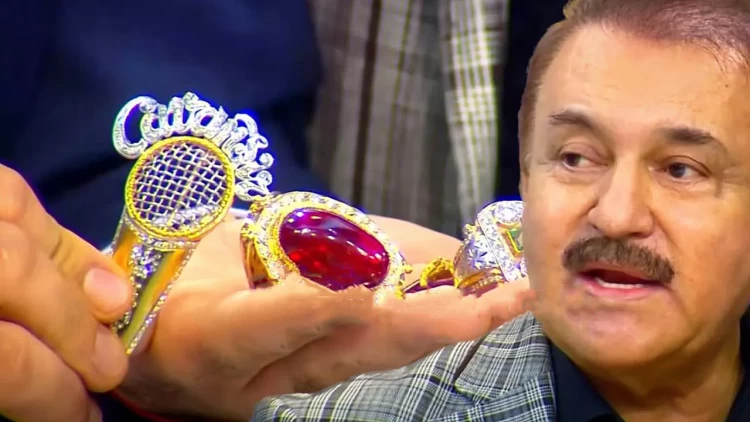 Cavanşir efirdə qızıllarını nümayiş etdirdi: “Acından ölsəm də...” - VİDEO