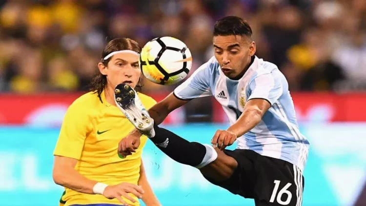 Millinin keçmiş futbolçusu taksi sürür