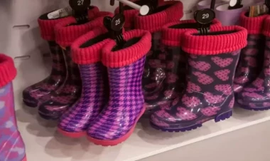 Rezin çəkmələr və yağış paltarları zərərlidir?