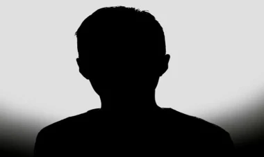 11 yaşlı oğlan dostunu baltalayaraq öldürdü