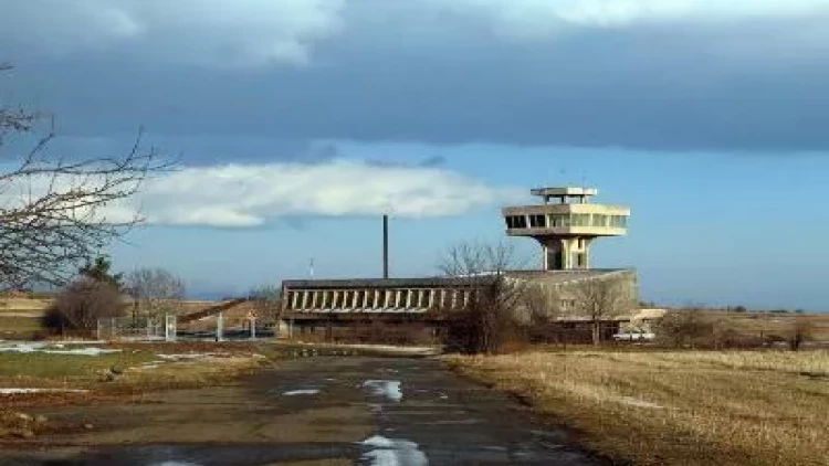 Ermənistan Azərbaycanla sərhəddəki bu aeroportu bərpa edir