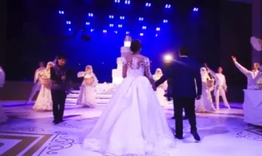 Qayınatası toyda gəlininə elə hədiyyə verdi ki... - VİDEO