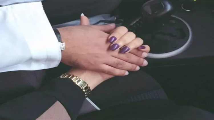 Maşında biabırçı vəziyyətdə tutulan qadının kimliyi təəccübləndirir - Ailəvi FOTOsu