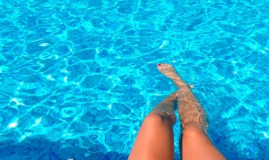 Hovuzdan 21 yaşlı qızın kişi ilə birlikdə meyiti tapıldı