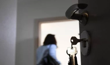 50 yaşlı kişi qadınları qəzəbləndirdi: 