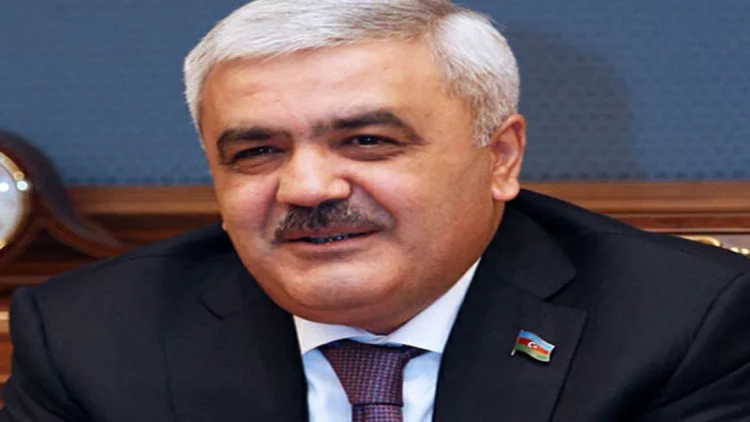 Rövnəq Abdullayev De Byazinin millidə qalmasından danışdı