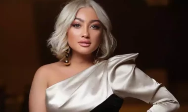 Zümrüdün maşınına hücum oldu - bunu edən insan - VİDEO