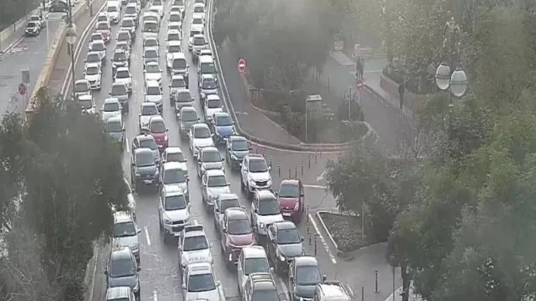 Bakıda bu yollarda sıxlıq yarandı - SİYAHI