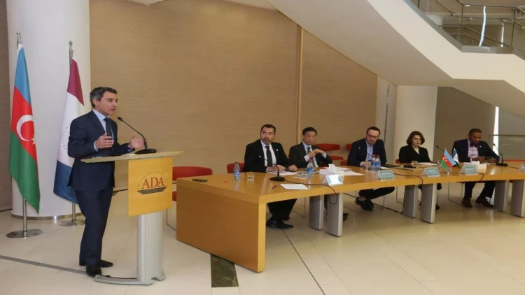 Təhsil-sahibkarlıq əməkdaşlığı müzakirə edilib - FOTO