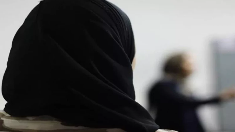 On bir qadının söhbəti