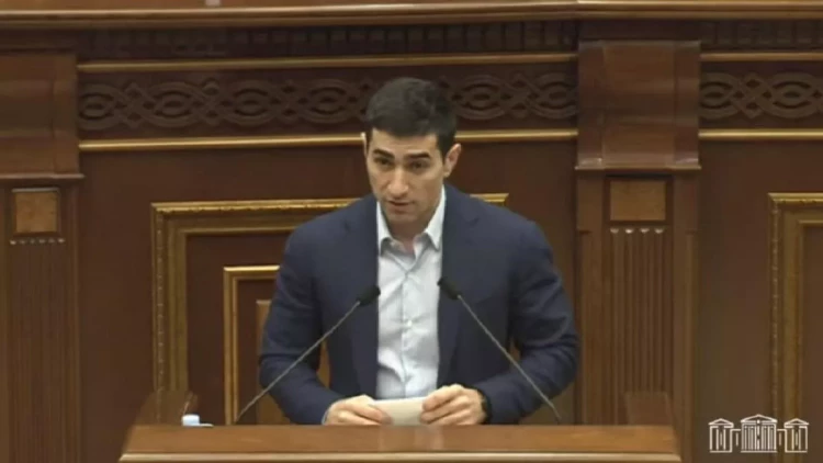 Koçaryanın oğlu deputat kimi parlamentdə and içdi