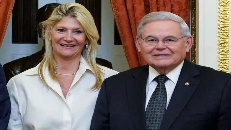 Bob Menendes senatordur yoxsa gizli agent? - FOTO