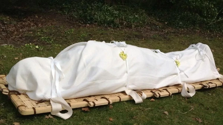 Ölülərin üzərinə niyə bıçaq qoyulur?