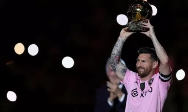 Messi “Qızıl top”u azarkeşlərə təqdim etdi - VİDEO