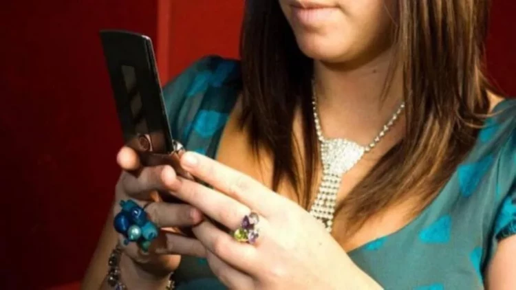 Evli qadınla sevgili olan kişini ağaca bağlayıb... - AMANSIZ CƏZA